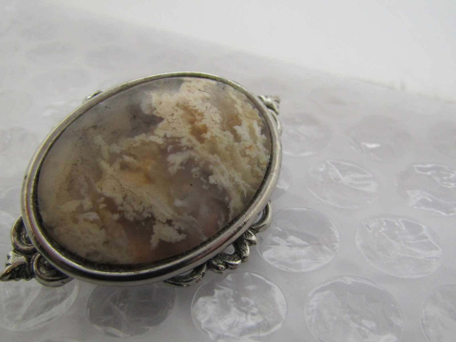 Vintage Agate Like Cameo Style Brooch, 1970's-1980's - 3