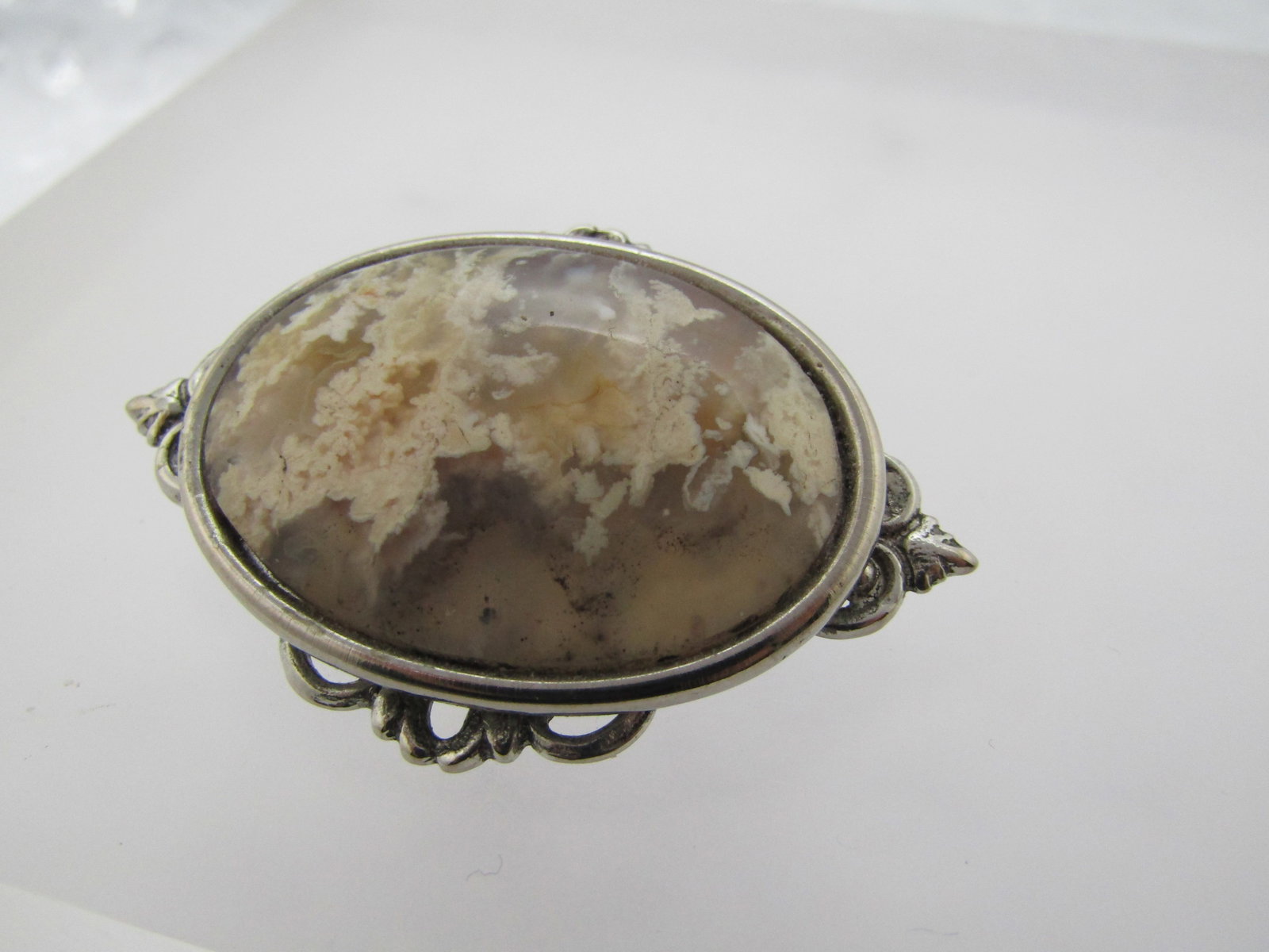 Vintage Agate Like Cameo Style Brooch, 1970's-1980's - 4