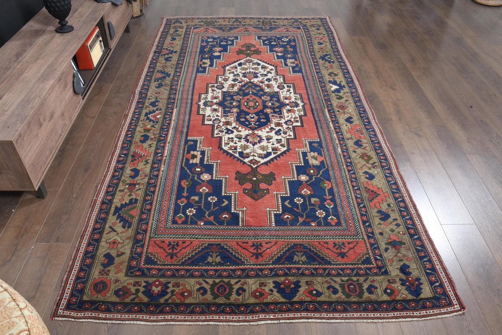 6x11 VIBRANT INDTRICATE RUG: Title: 6x11 VIBRANT INDTRICATE RUG Description: This Turkish one-of-a-kind Vintage Turkish Rug is hand-knotted and handwoven by the most skilled artisans who use pure wool, in muted, natural tones, an