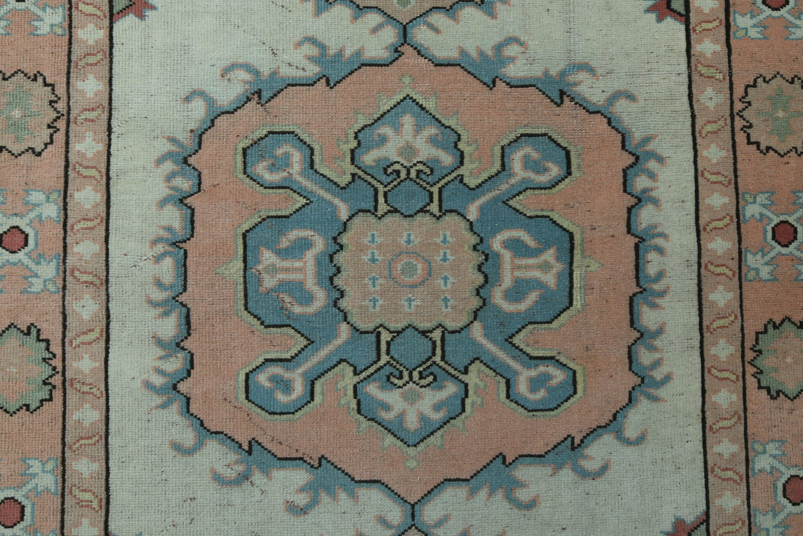 5'2x7'4 ft, LUXURY DECOR TURKISH Rug: Title: 5'2x7'4 ft, LUXURY DECOR TURKISH Rug Description: This Turkish one-of-a-kind Vintage Turkish Rug is hand-knotted and handwoven by the most skilled artisans who use pure wool, in muted, natural 