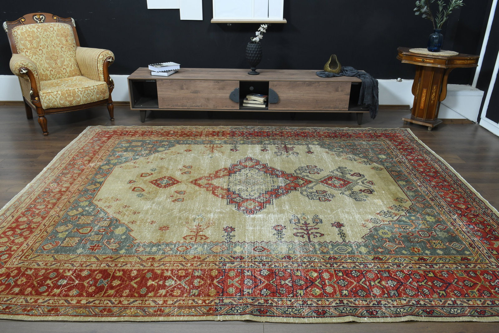 8'4x10'6 ft, MINIMALIST DeCOR: Title: 8'4x10'6 ft, MINIMALIST DeCOR Description: This Turkish one-of-a-kind Vintage Turkish Rug is hand-knotted and handwoven by the most skilled artisans who use pure wool, in muted, natural tones, 