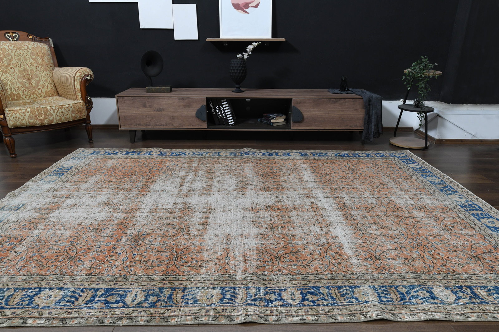 6'9x10'1 ft, SPRING DeCOR: Title: 6'9x10'1 ft, SPRING DeCOR Description: This Turkish one-of-a-kind Vintage Turkish Rug is hand-knotted and handwoven by the most skilled artisans who use pure wool, in muted, natural tones, and
