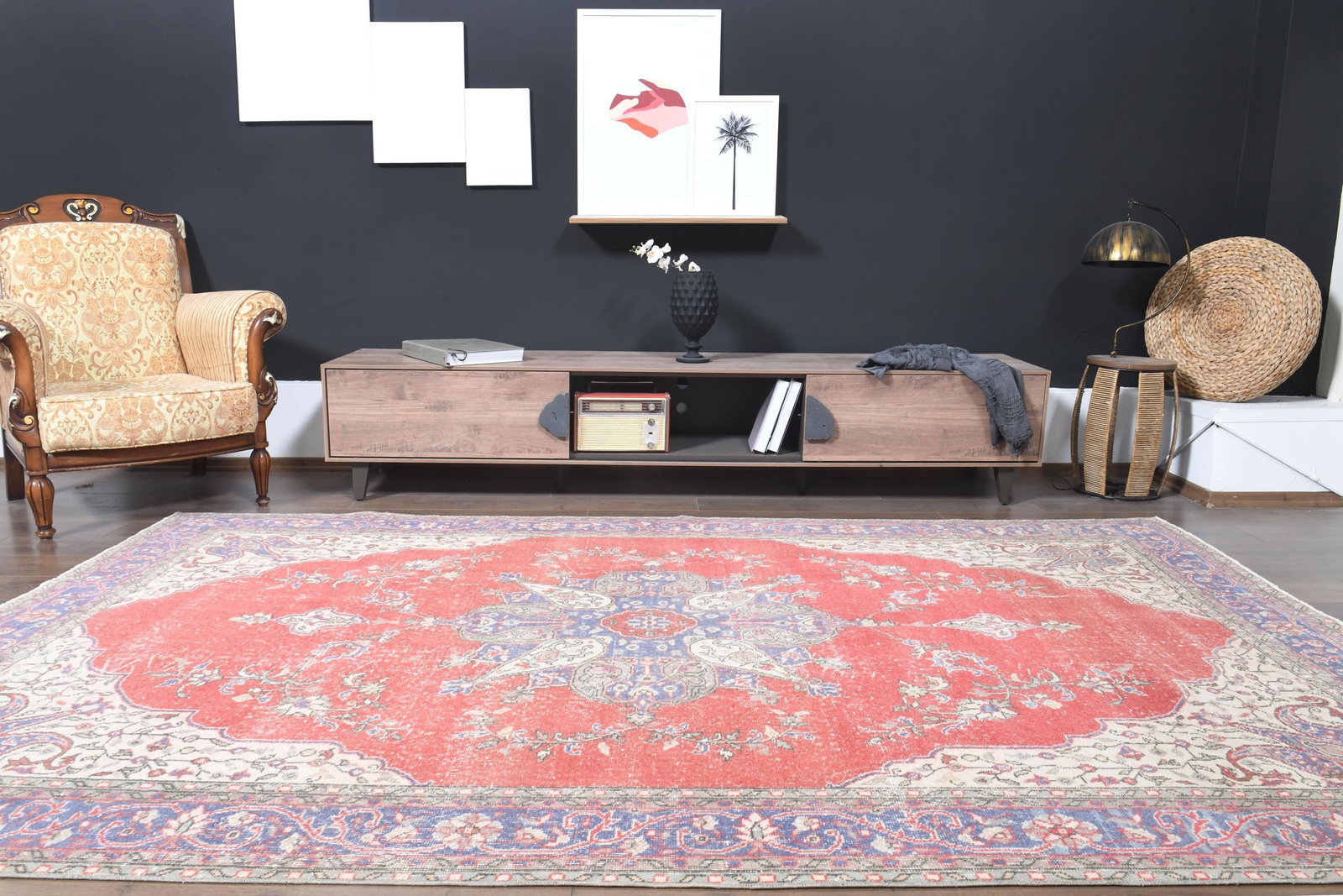 6'7x10'7 ft, PINK VINTAGE RUG: Title: 6'7x10'7 ft, PINK VINTAGE RUG Description: This Turkish one-of-a-kind Vintage Turkish Rug is hand-knotted and handwoven by the most skilled artisans who use pure wool, in muted, natural tones, 