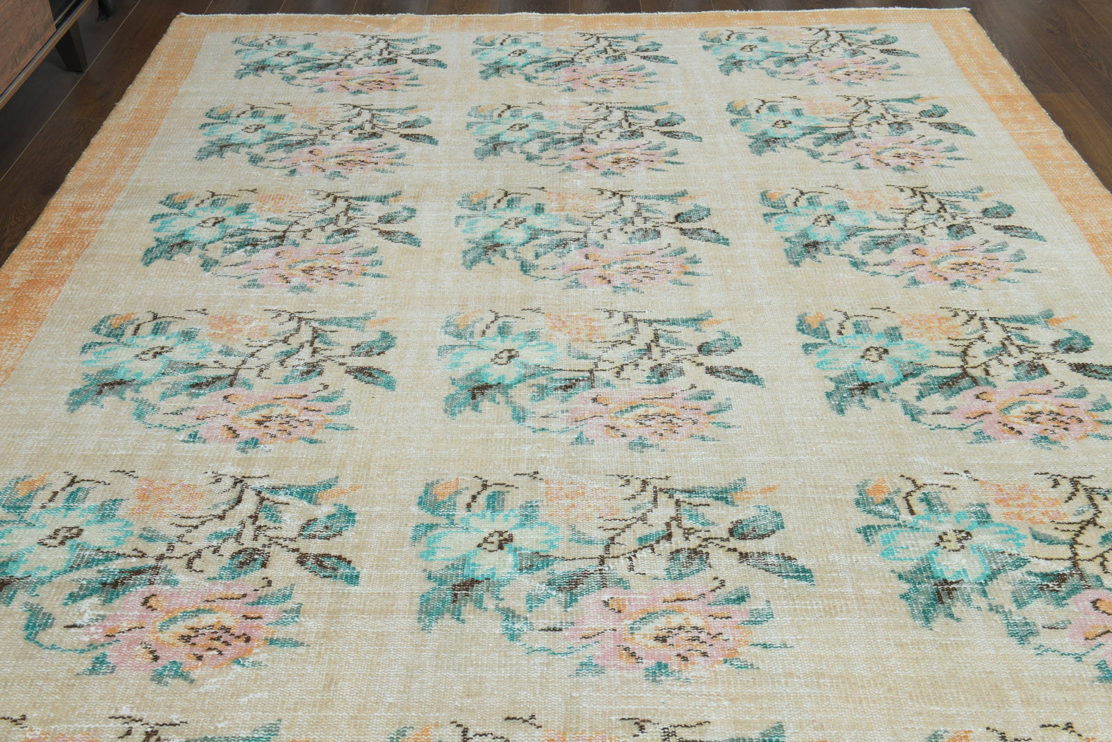 6'7x10'2 ft, TURKISH FADED FLORAL: Title: 6'7x10'2 ft, TURKISH FADED FLORAL Description: This Turkish one-of-a-kind Vintage Turkish Rug is hand-knotted and handwoven by the most skilled artisans who use pure wool, in muted, natural