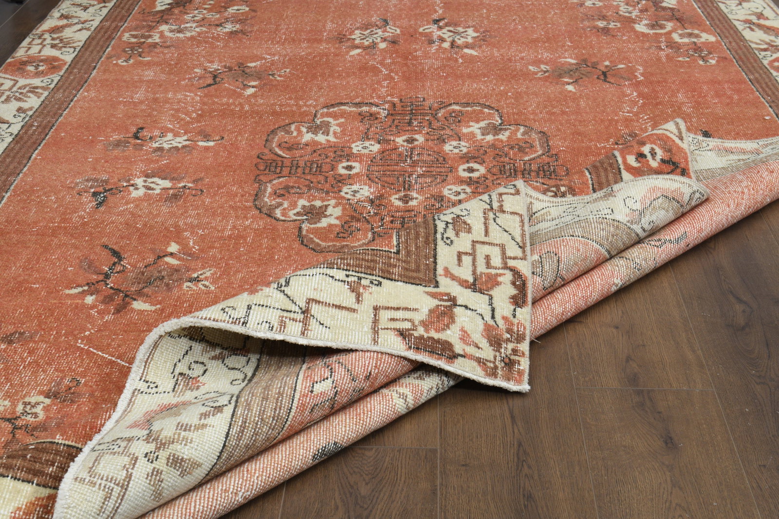 6'3x10'2 ft, RED TURKISH RUG - 2