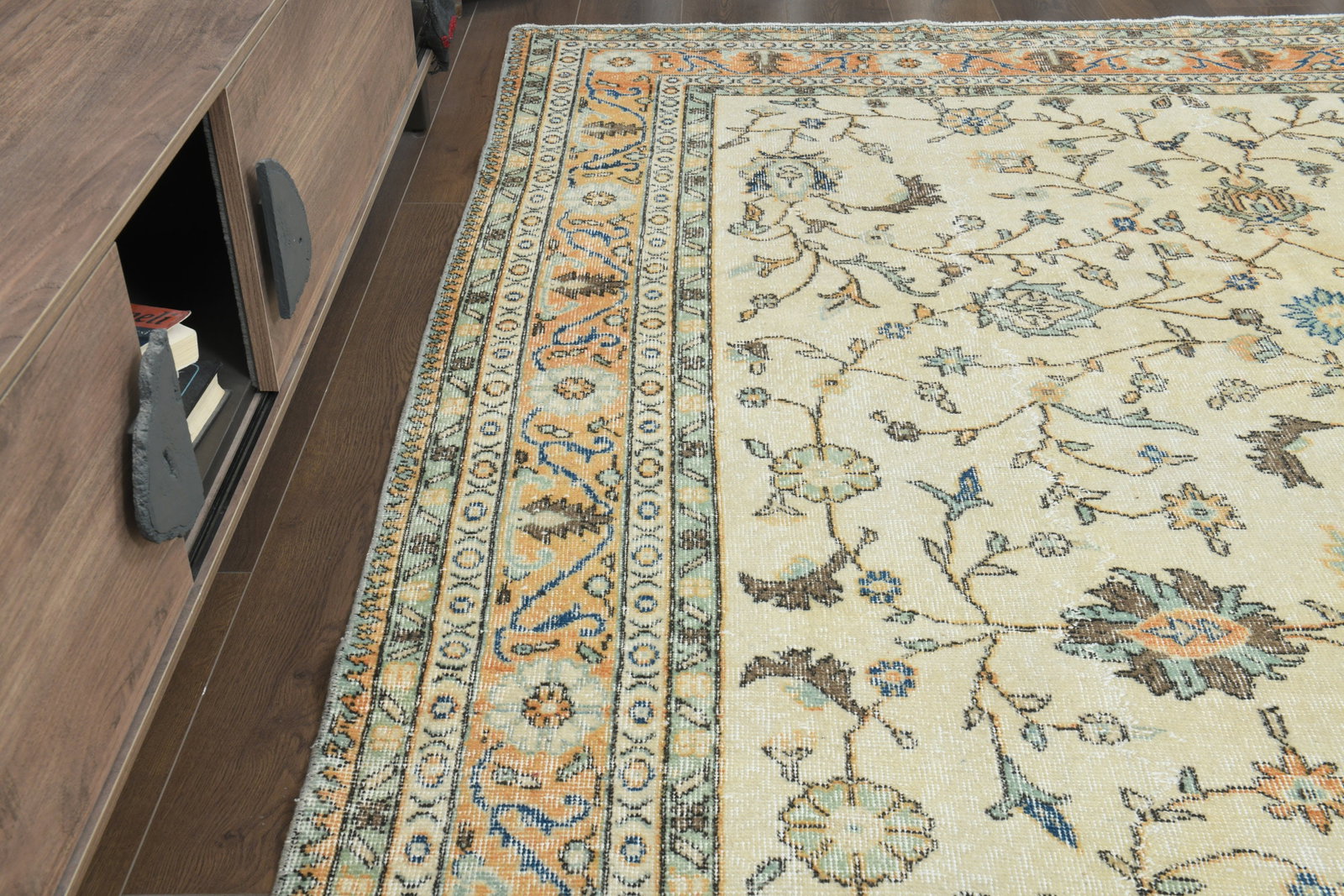 7x10'4 ft, LUXURY DECOR RUG - 3
