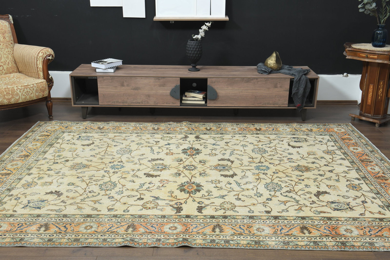 7x10'4 ft, LUXURY DECOR RUG - 9