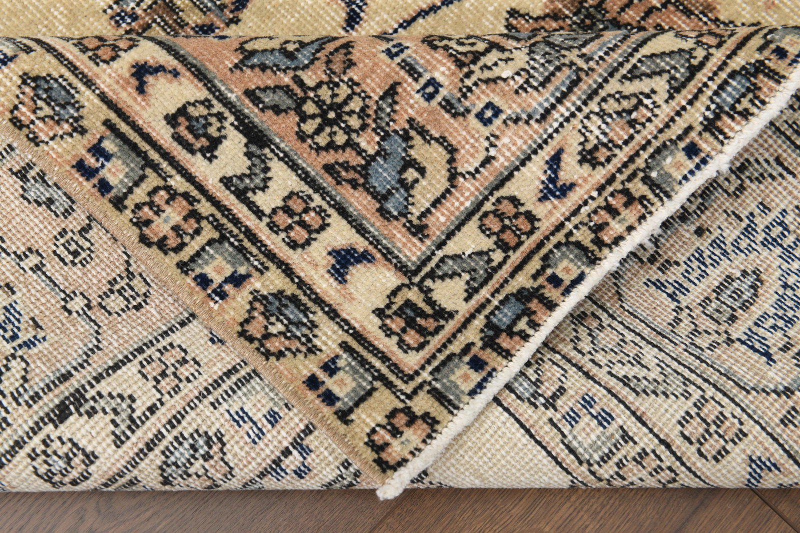 7x9'7 ft, TURKISH AREA RUG - 8