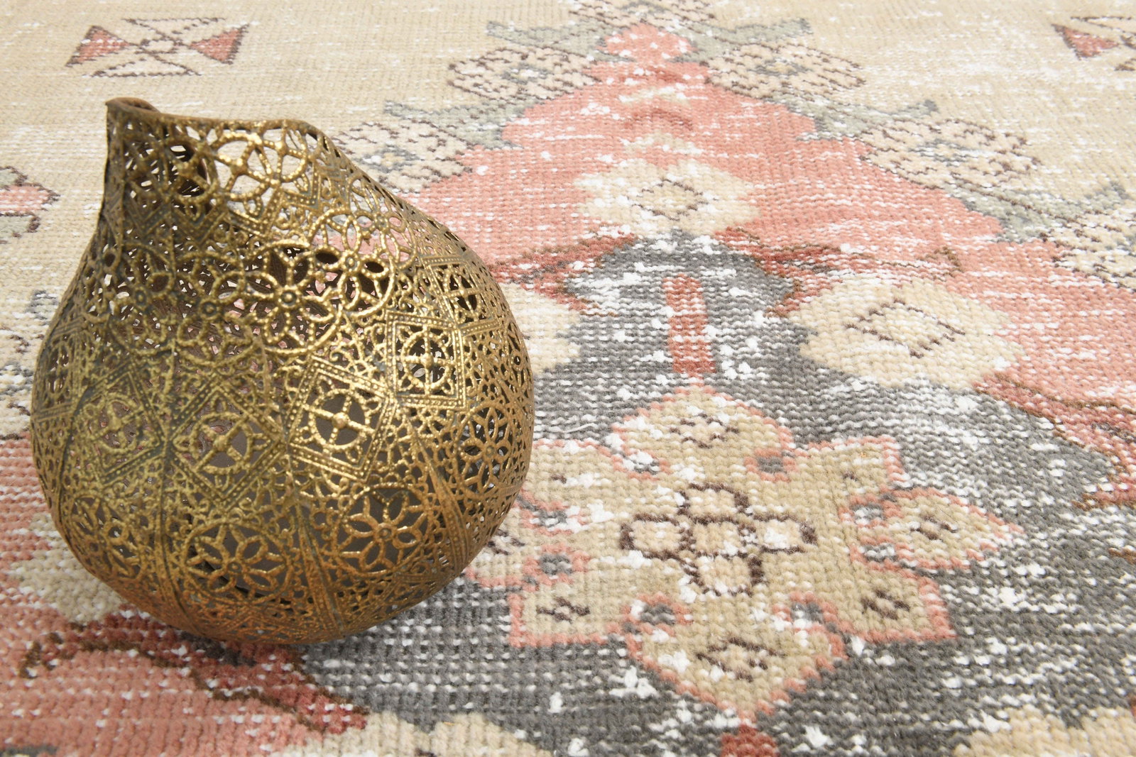 6'6x9'8 ft, ONE OF A KIND, Vintage Turkish Rug: Title: 6'6x9'8 ft, ONE OF A KIND, Vintage Turkish Rug Description: This Turkish one-of-a-kind Vintage Turkish Rug is hand-knotted and handwoven by the most skilled artisans who use pure wool, in muted
