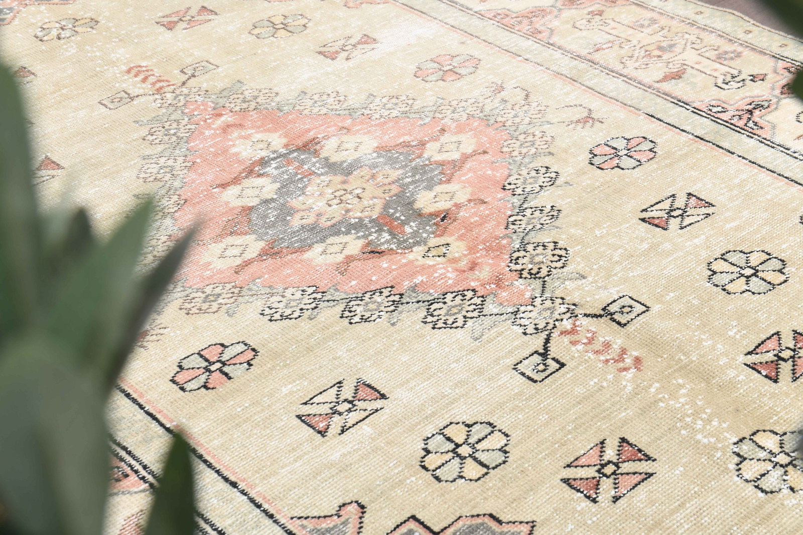 6'6x9'8 ft, ONE OF A KIND, Vintage Turkish Rug - 2