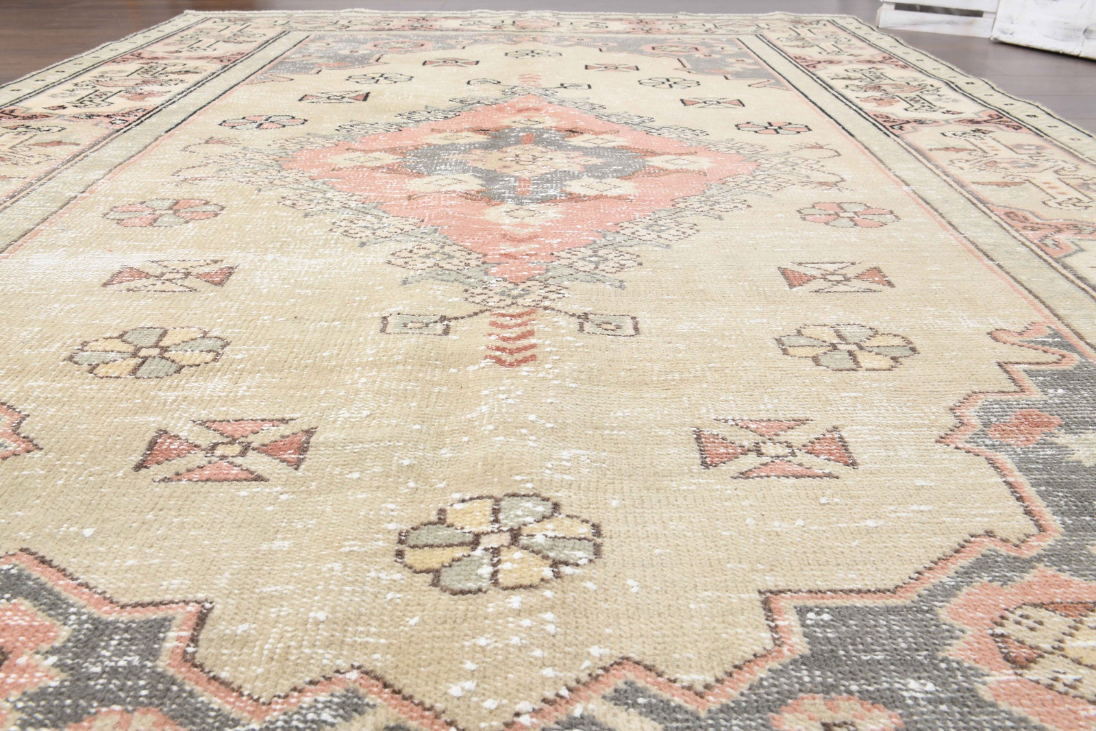 6'6x9'8 ft, ONE OF A KIND, Vintage Turkish Rug - 3