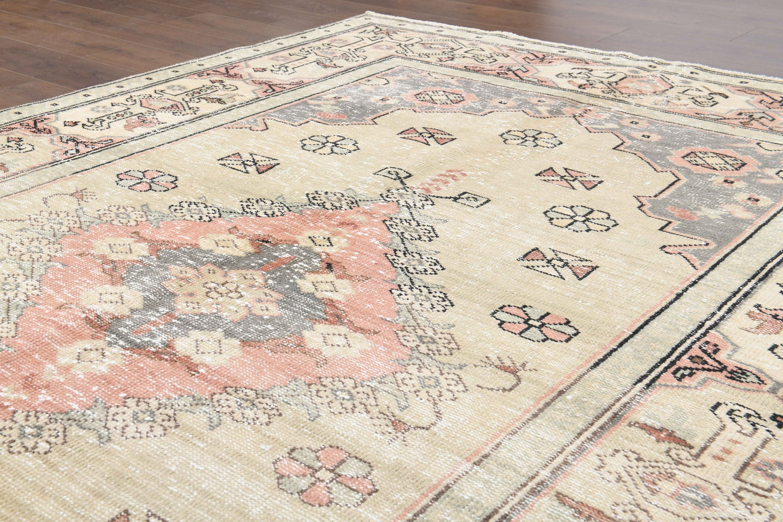 6'6x9'8 ft, ONE OF A KIND, Vintage Turkish Rug - 7
