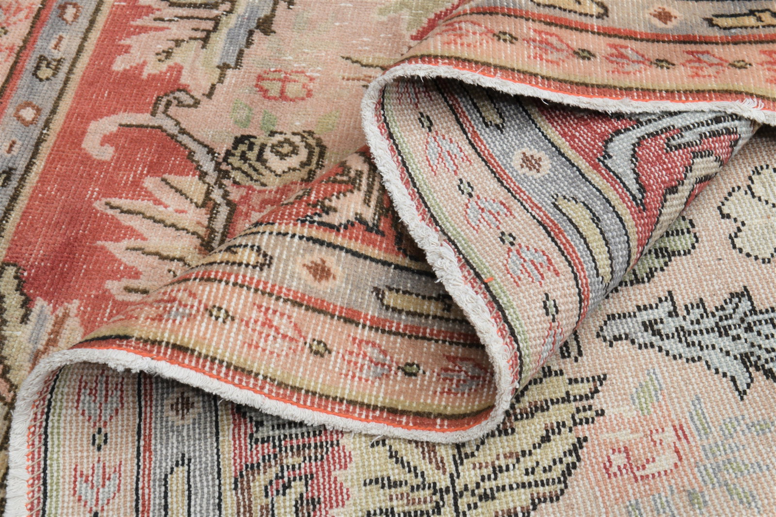 6'9x10'5 ft, PINK BEIGE DeCOR: Title: 6'9x10'5 ft, PINK BEIGE DeCOR Description: This Turkish one-of-a-kind Vintage Turkish Rug is hand-knotted and handwoven by the most skilled artisans who use pure wool, in muted, natural tones,