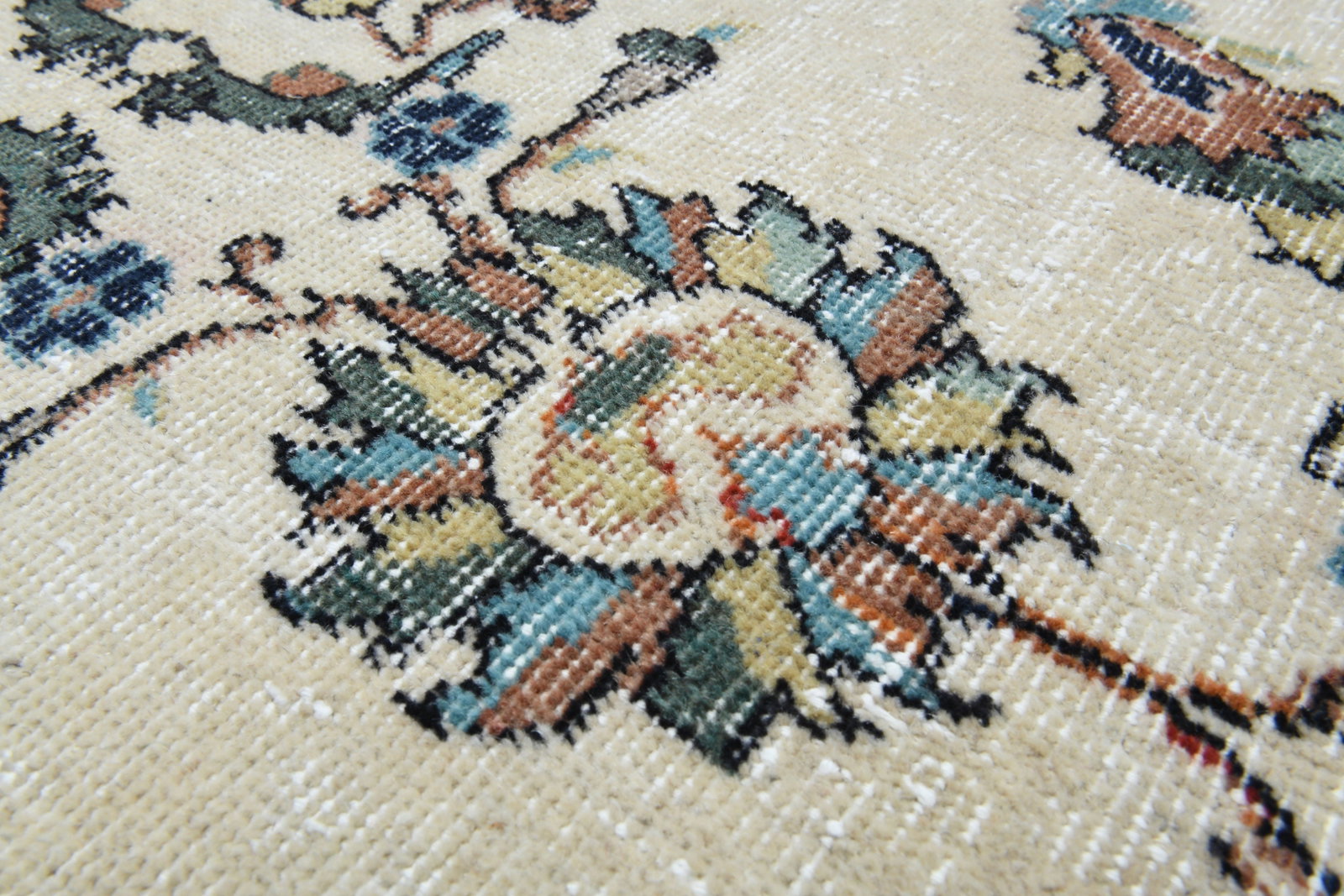 6'6x10'2 ft, COLORFUL, Vintgae Turkish Rug: Title: 6'6x10'2 ft, COLORFUL, Vintgae Turkish Rug Description: This Turkish one-of-a-kind Vintage Turkish Rug is hand-knotted and handwoven by the most skilled artisans who use pure wool, in muted,