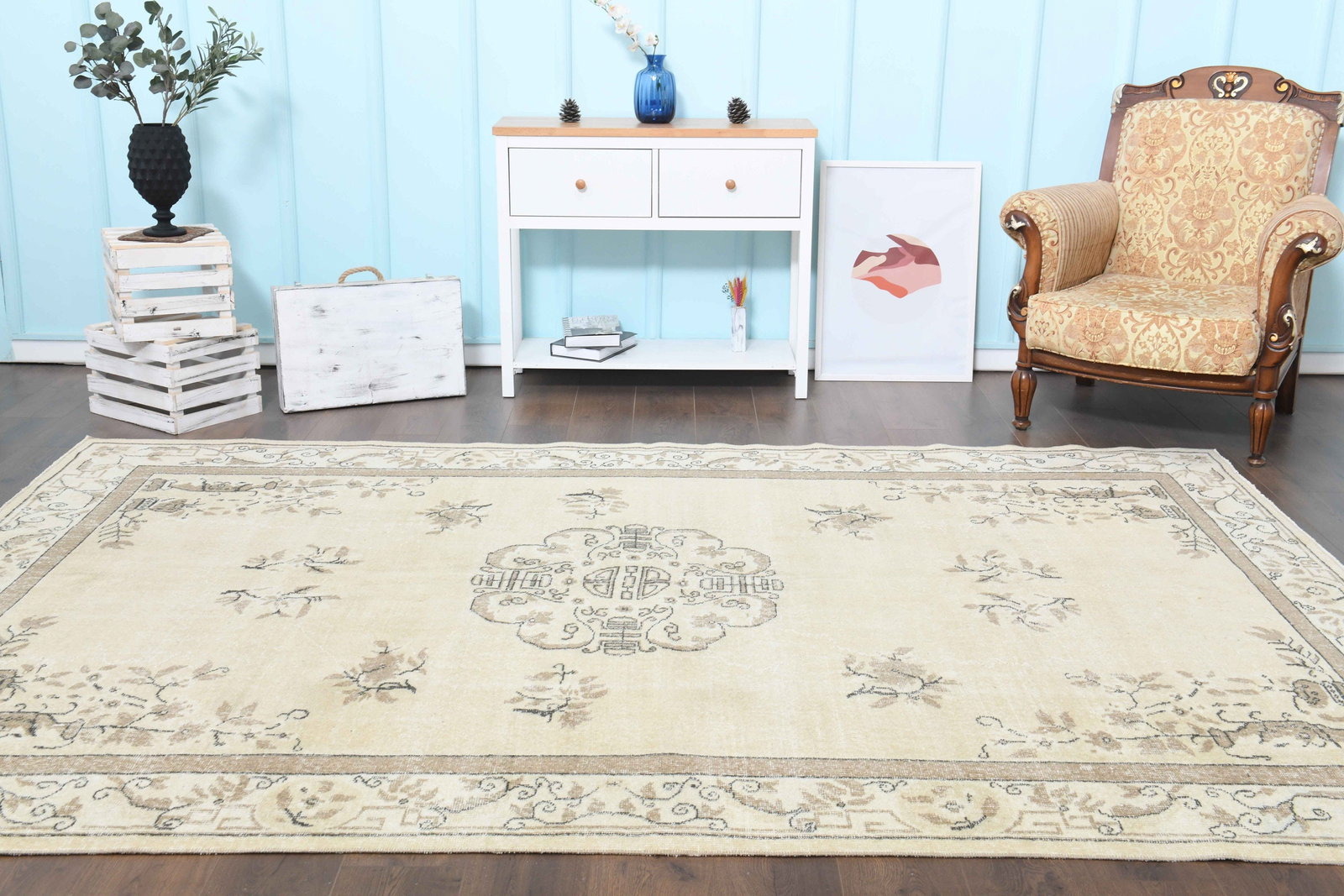 7'2x10'6 ft, FLORAL, HERITAGE RUG: Title: 7'2x10'6 ft, FLORAL, HERITAGE RUG Description: This Turkish one-of-a-kind Vintage Turkish Rug is hand-knotted and handwoven by the most skilled artisans who use pure wool, in muted, natural ton