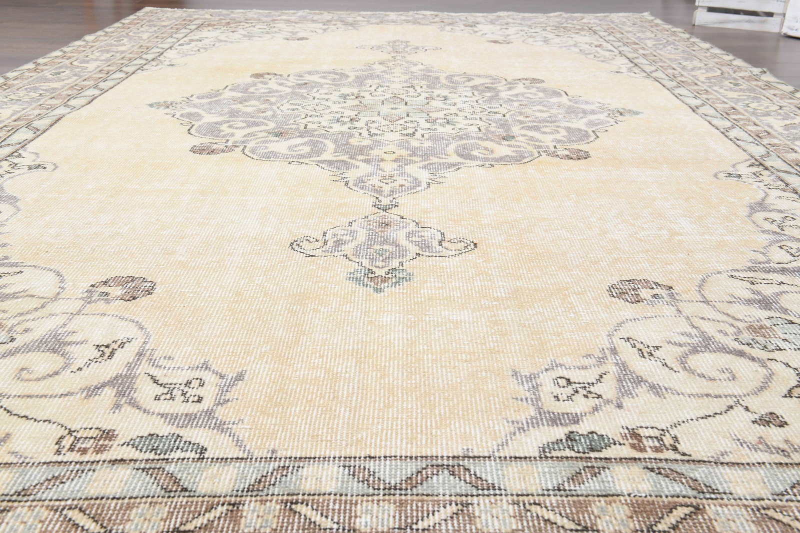 6'7x10'6 ft, LIVING ROOM RUG: Title: 6'7x10'6 ft, LIVING ROOM RUG Description: This Turkish one-of-a-kind Vintage Turkish Rug is hand-knotted and handwoven by the most skilled artisans who use pure wool, in muted, natural tones, a
