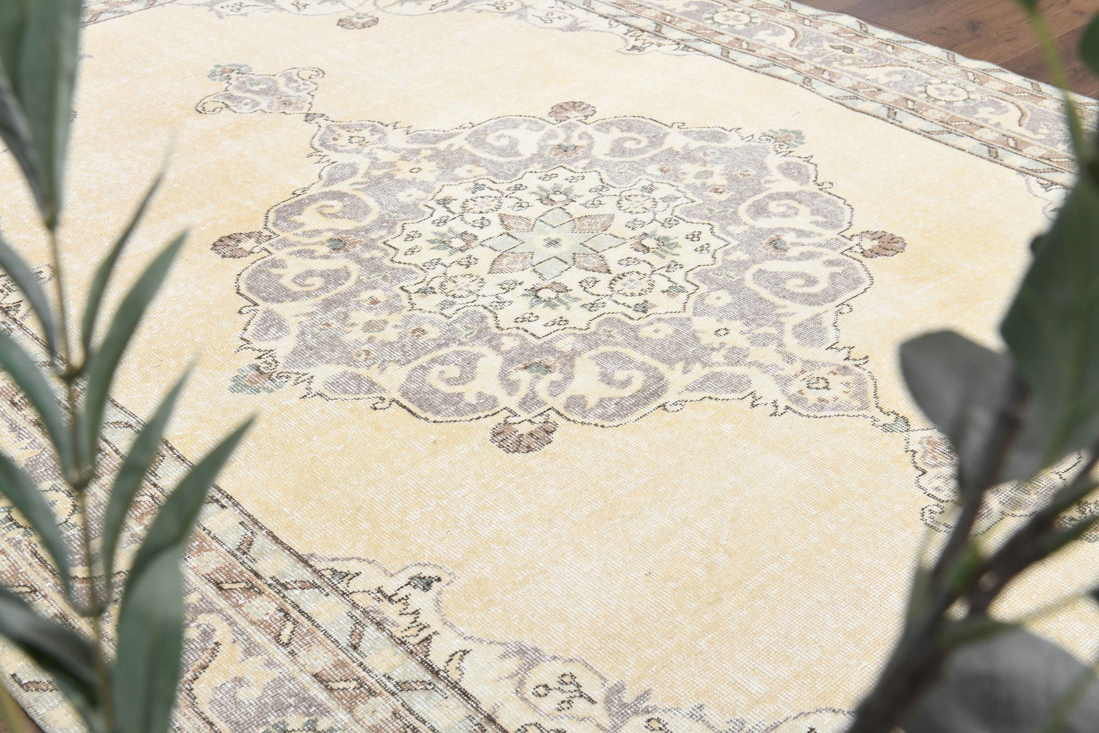 6'7x10'6 ft, LIVING ROOM RUG - 5