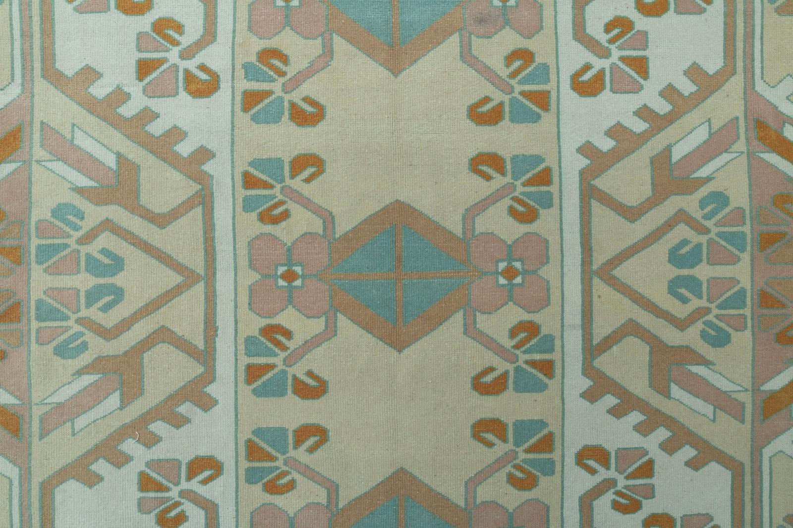 6'8x9'5 ft, VINTAGE, TURKISH RUG: Title: 6'8x9'5 ft, VINTAGE, TURKISH RUG Description: This Turkish one-of-a-kind Vintage Turkish Rug is hand-knotted and handwoven by the most skilled artisans who use pure wool, in muted, natural tone