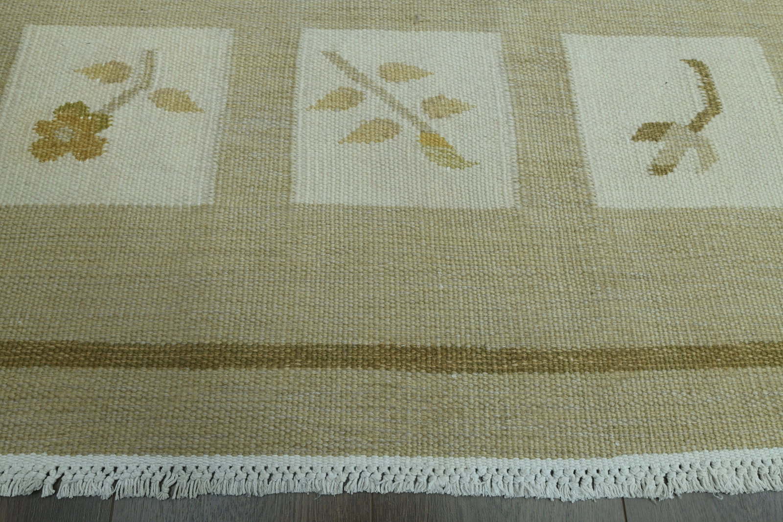4x5'7 ft, FADED DECOR, Patterned Turkish Rug - 4