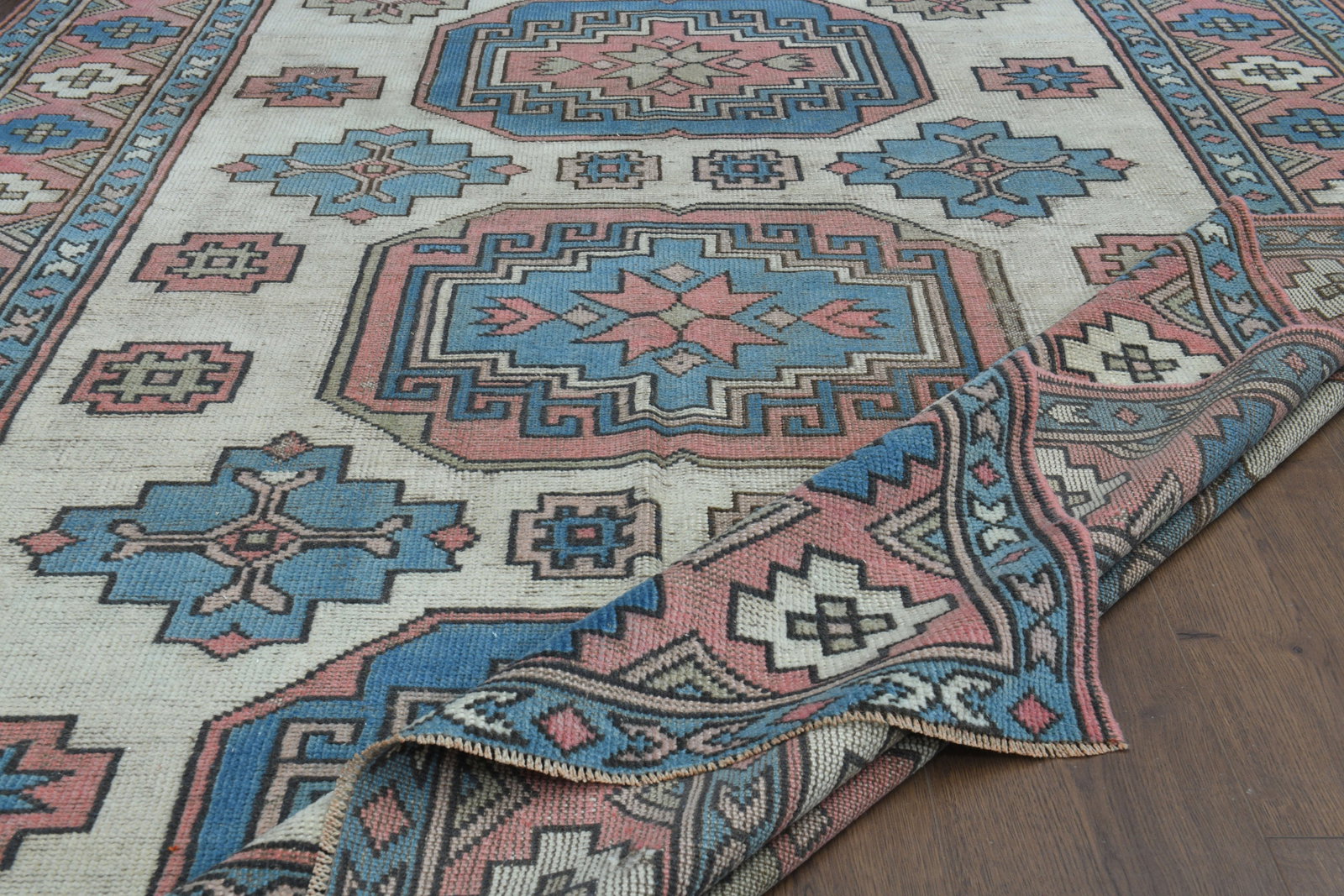5.9x8.5 ft, MINIMALIST, VINTAGE TURKISH Rug: Title: 5.9x8.5 ft, MINIMALIST, VINTAGE TURKISH Rug Description: This Turkish one-of-a-kind Vintage Turkish Rug is hand-knotted and handwoven by the most skilled artisans who use pure wool, in muted,