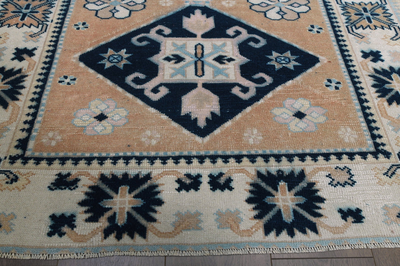 4'2x5'6 ft, ORANGE MINIMALIST RUG - 4
