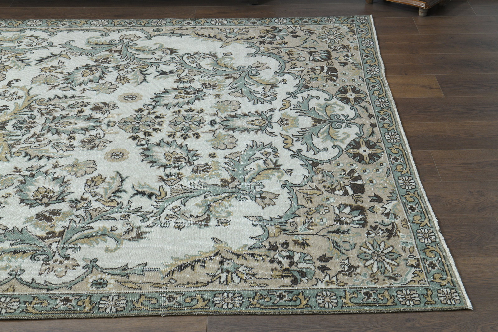 6.4x10.6 ft, FLORAL AREA RUG: Title: 6.4x10.6 ft, FLORAL AREA RUG Description: This Turkish one-of-a-kind Vintage Turkish Rug is hand-knotted and handwoven by the most skilled artisans who use pure wool, in muted, natural tones, a