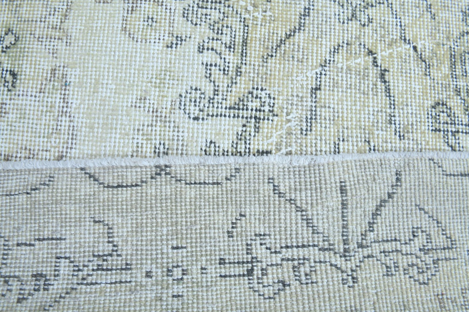 4'7x6'3, YELLOW BLUE OUSHAK: Title: 4'7x6'3, YELLOW BLUE OUSHAK Description: This Turkish one-of-a-kind Vintage Turkish Rug is hand-knotted and handwoven by the most skilled artisans who use pure wool, in muted, natural tones, an