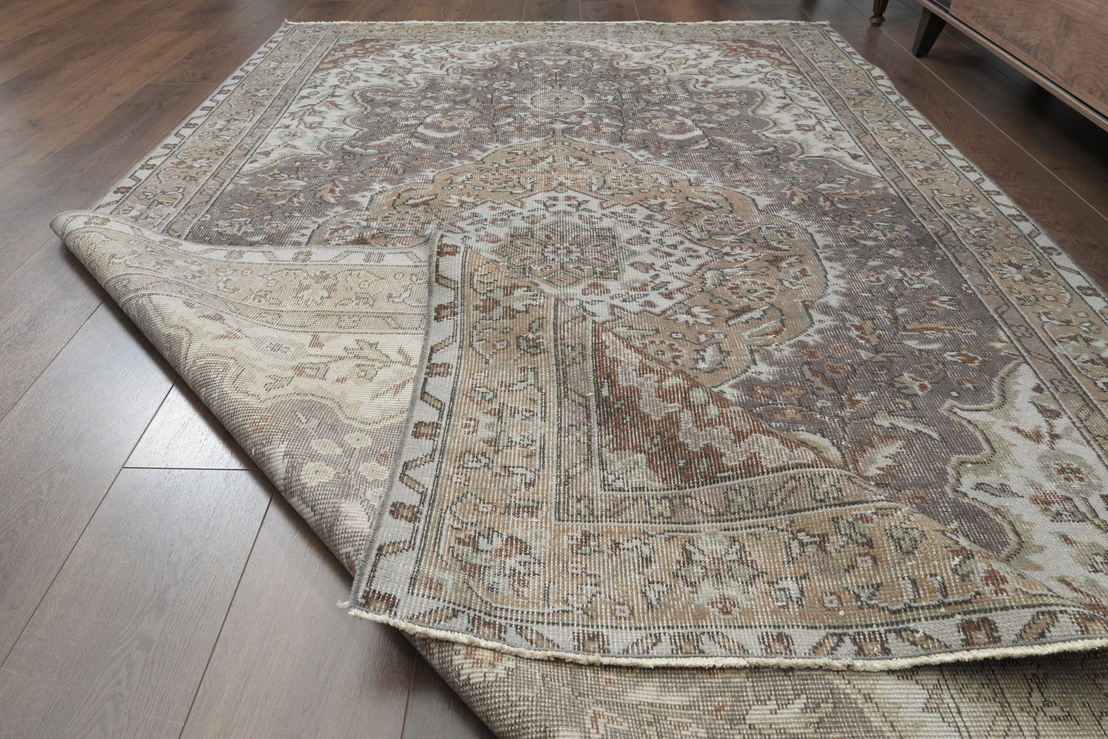 5'7x9'5 ft, MINIMALIST, LUXURY RUG - 4