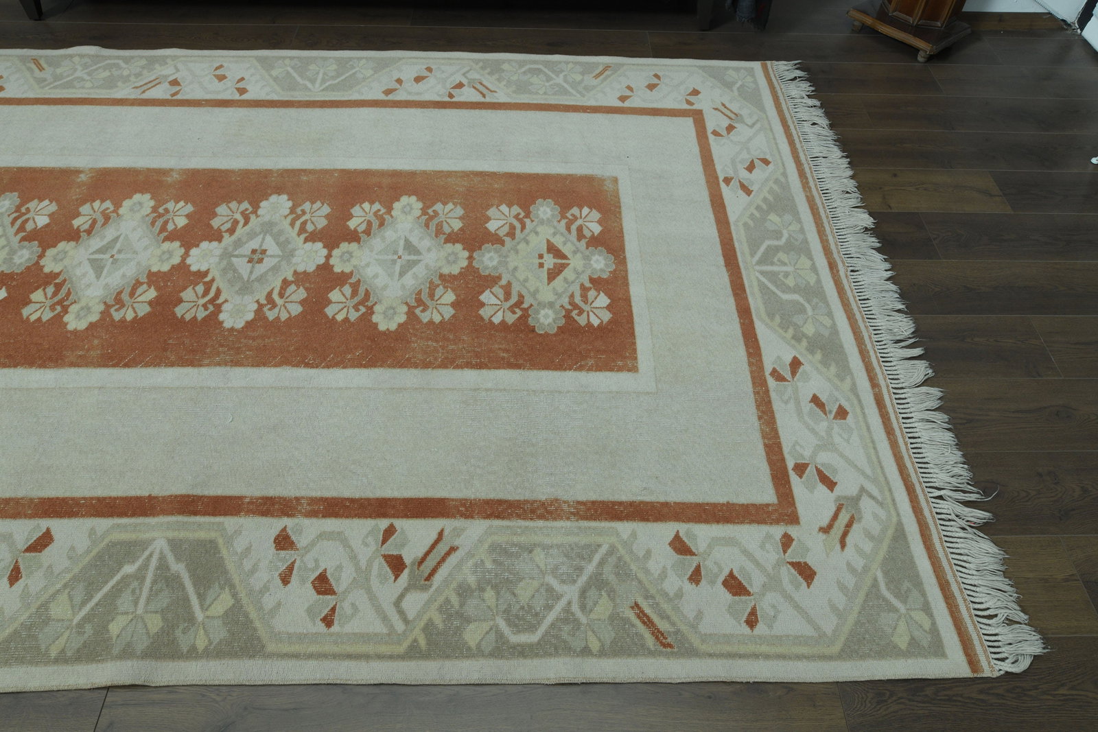 6'5x9'7 ft, BOHO DeCOR: Title: 6'5x9'7 ft, BOHO DeCOR Description: This Turkish one-of-a-kind Vintage Turkish Rug is hand-knotted and handwoven by the most skilled artisans who use pure wool, in muted, natural tones, and