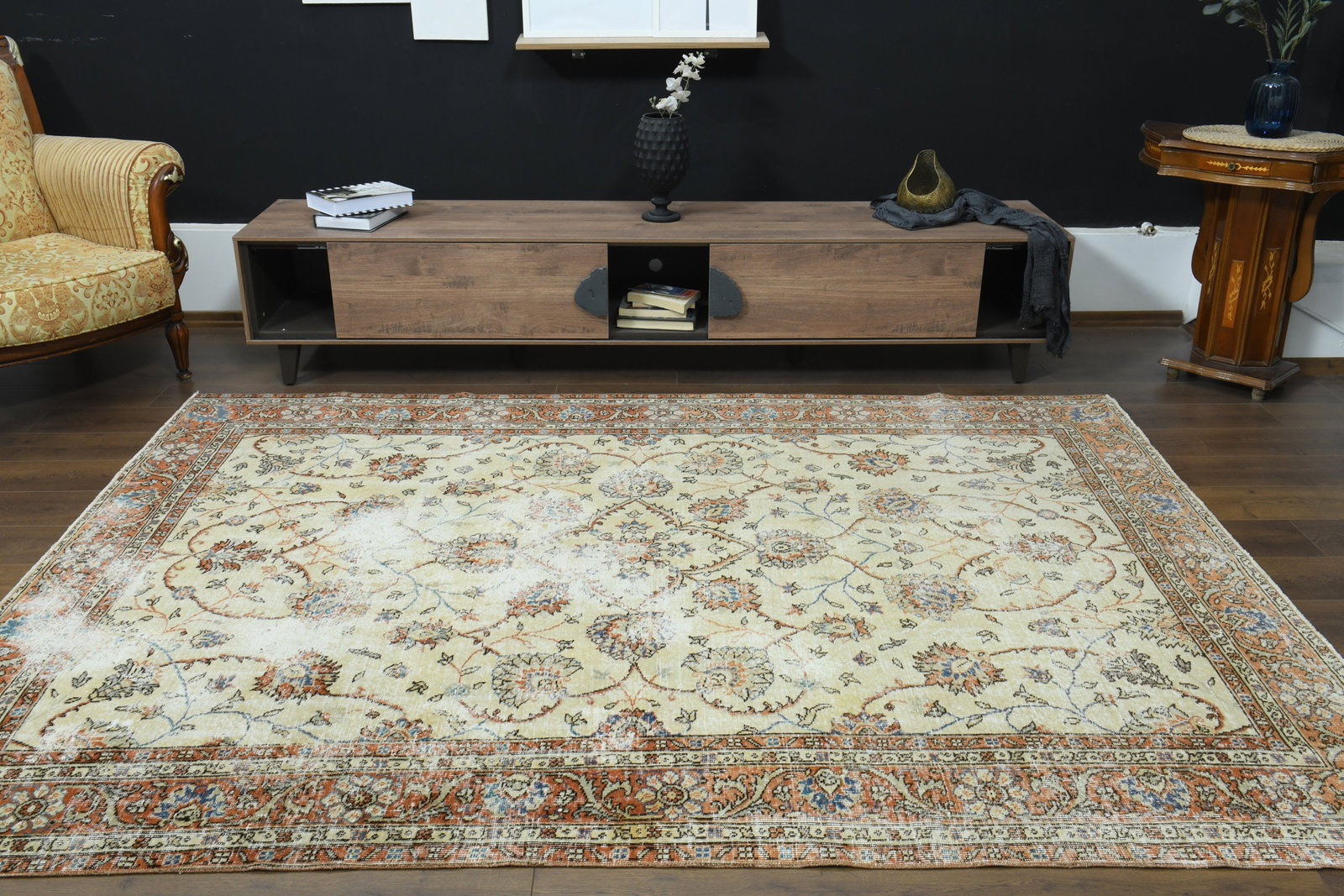 7x9 NEUTRAL VINTAGE RUG - 9