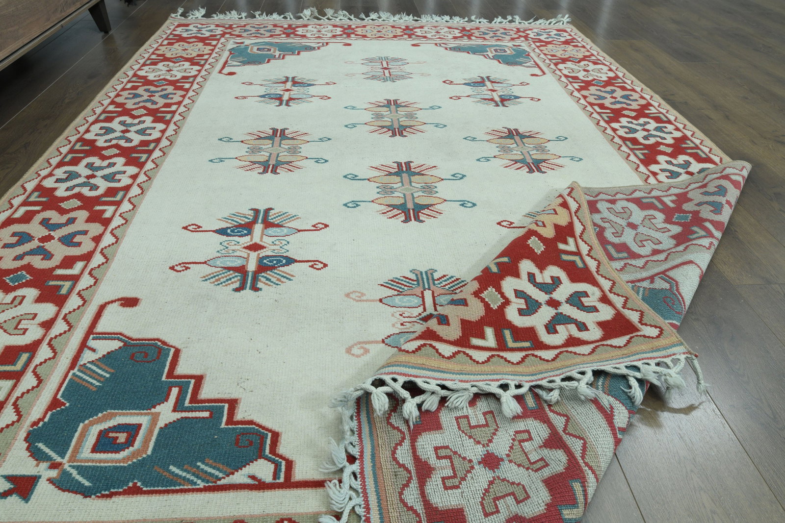 6x8'4 ft, RARE DESIGN - 6