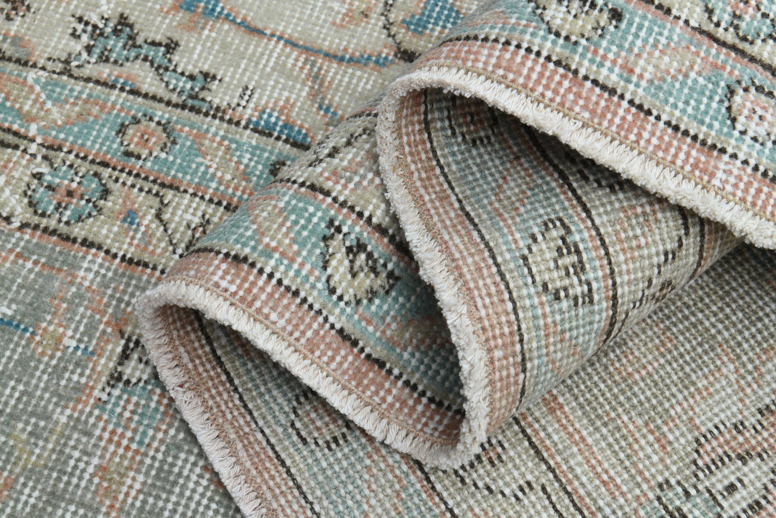8'3x11'6 ft, ORIENTAL AREA RUG: Title: 8'3x11'6 ft, ORIENTAL AREA RUG Description: This Turkish one-of-a-kind Vintage Turkish Rug is hand-knotted and handwoven by the most skilled artisans who use pure wool, in muted, natural tones,