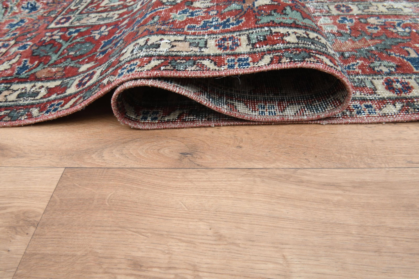 7'9x11'2 ft, PATTERNED TURKISH RUG: Title: 7'9x11'2 ft, PATTERNED TURKISH RUG Description: This Turkish one-of-a-kind Vintage Turkish Rug is hand-knotted and handwoven by the most skilled artisans who use pure wool, in muted, natural to