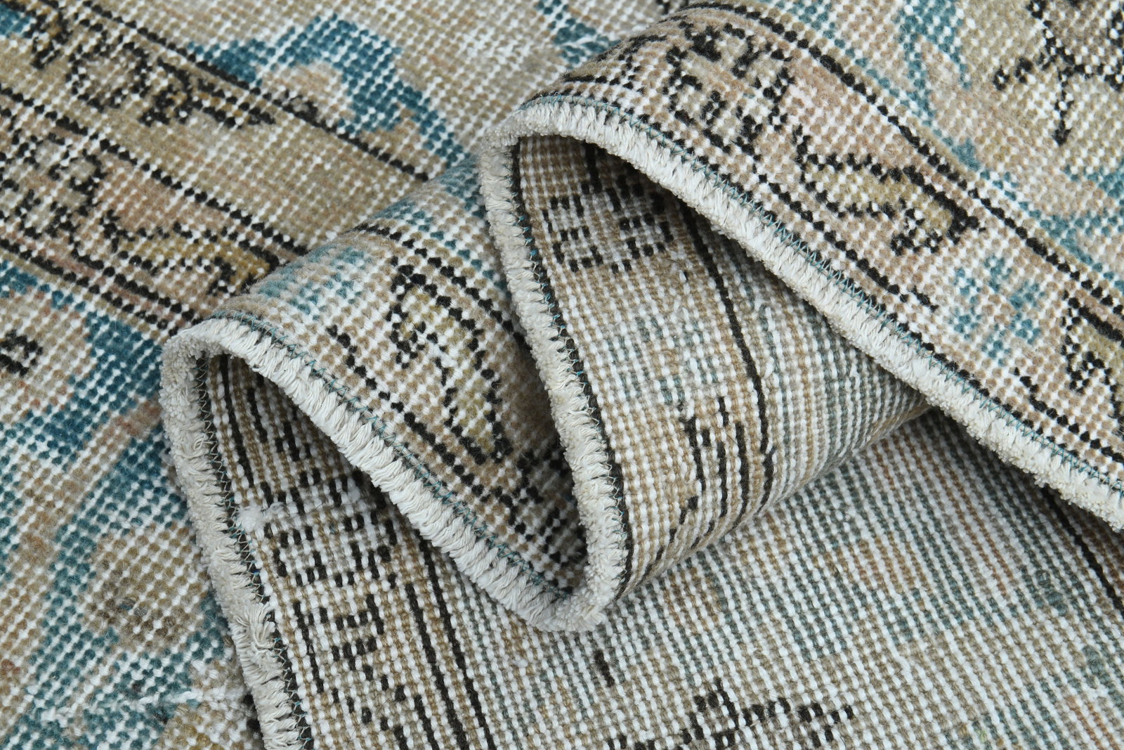 6'8x11'1 ft, OUSHAK AREA RUG: Title: 6'8x11'1 ft, OUSHAK AREA RUG Description: This Turkish one-of-a-kind Vintage Turkish Rug is hand-knotted and handwoven by the most skilled artisans who use pure wool, in muted, natural tones,