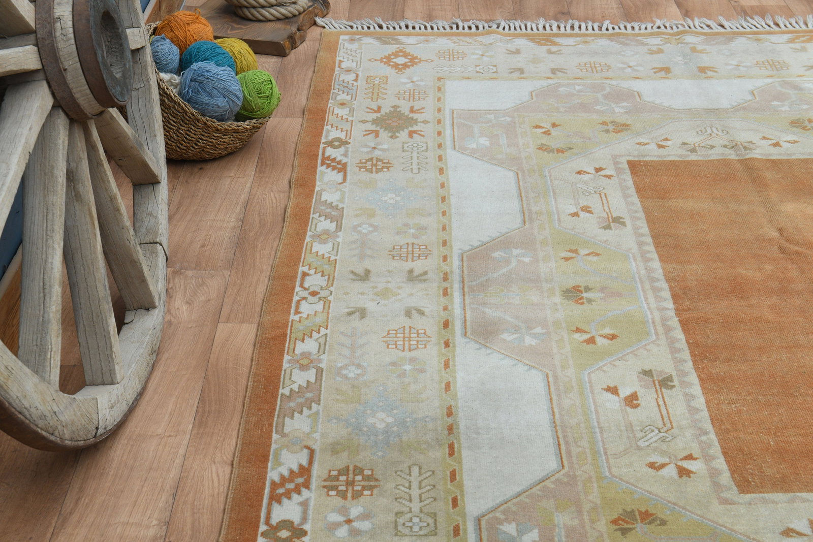 6.7x9.6 ft, BORDERED AREA RUG - 3