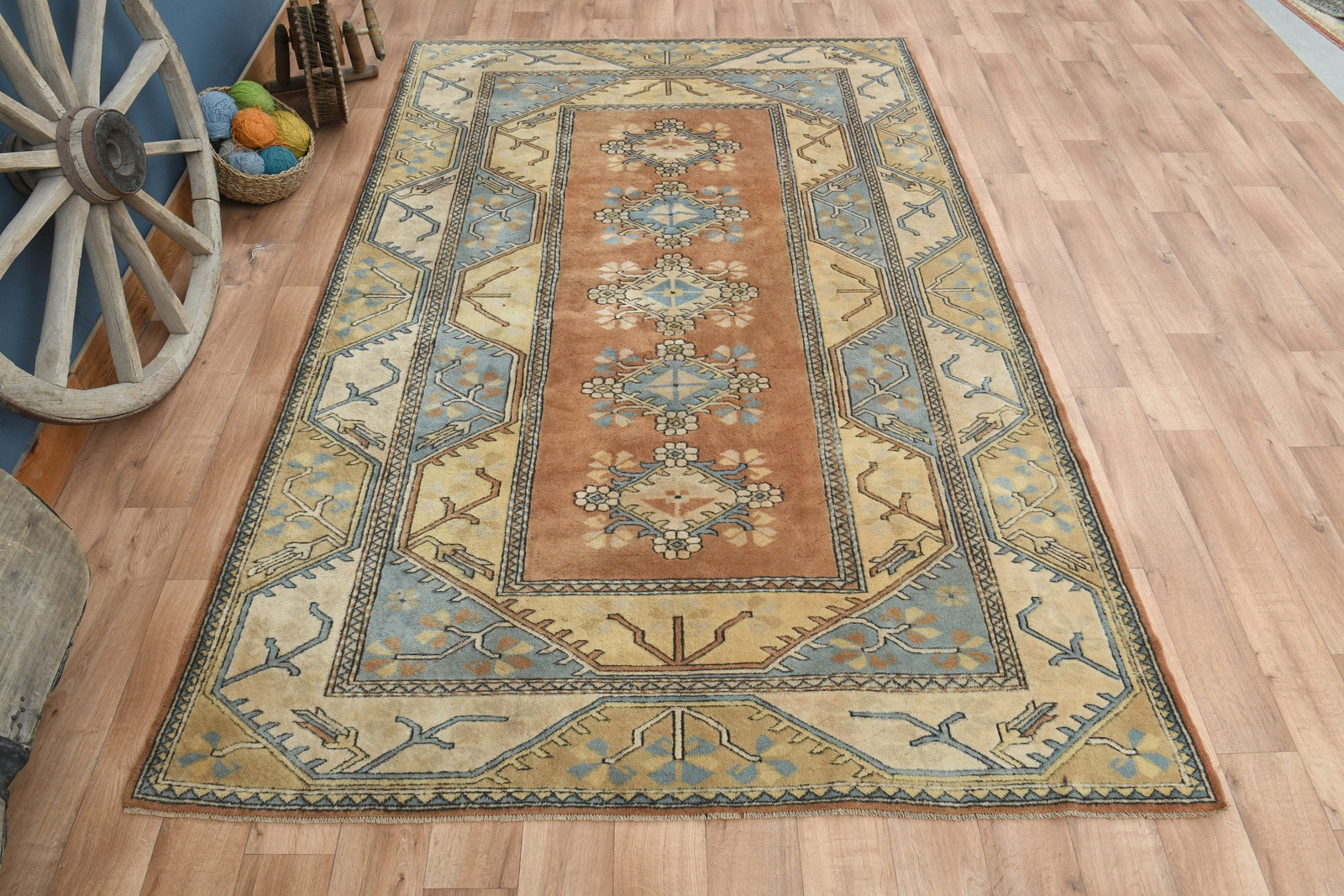 6'6x9'9 ft, VINTAGE OUSHAK RUG: Title: 6'6x9'9 ft, VINTAGE OUSHAK RUG Description: This Turkish one-of-a-kind Vintage Turkish Rug is hand-knotted and handwoven by the most skilled artisans who use pure wool, in muted, natural tones,