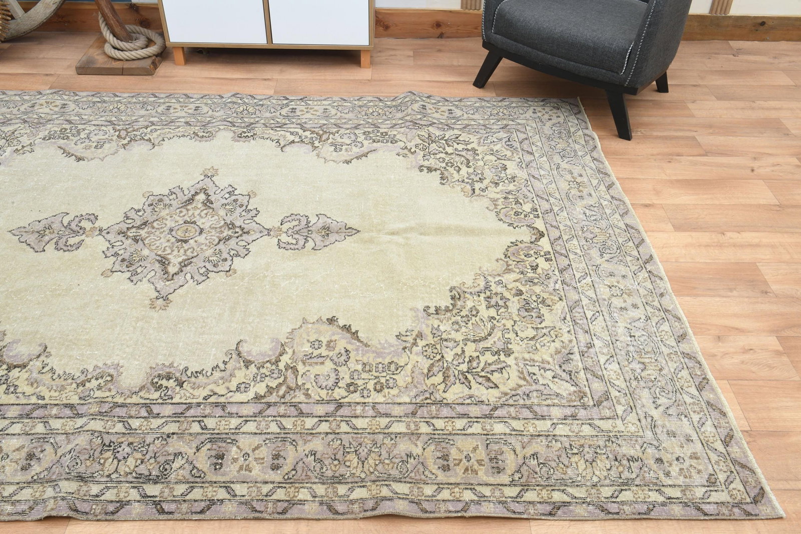 6'8x10'1 ft, FADED AREA RUG - 5