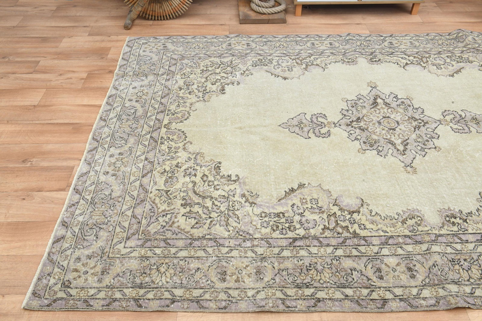 6'8x10'1 ft, FADED AREA RUG - 6