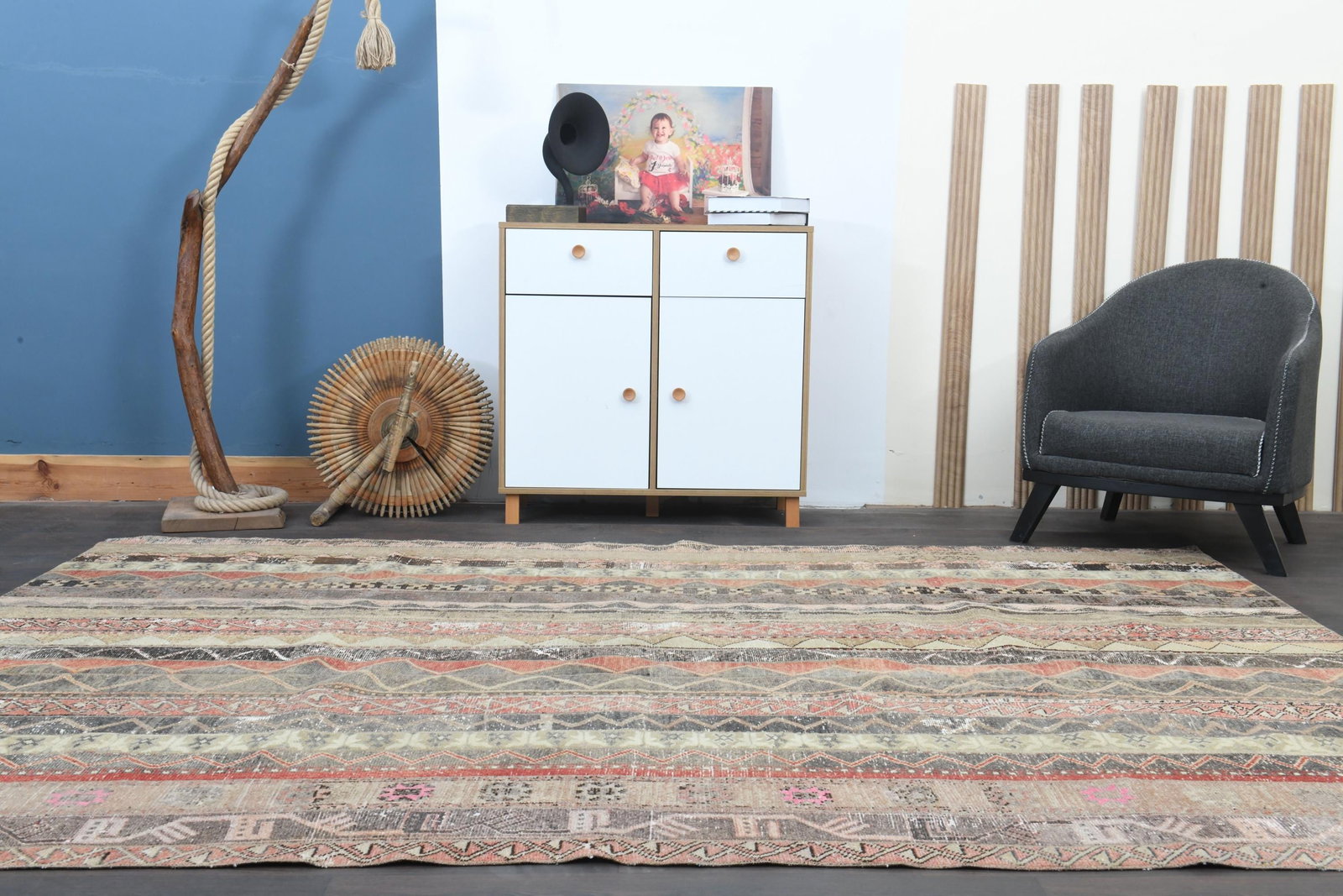 7'7x10'4 ft, PINK MINIMALIST RUG - 3