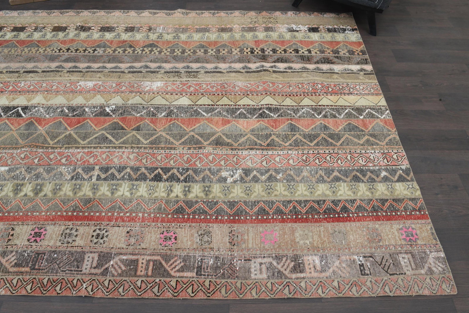 7'7x10'4 ft, PINK MINIMALIST RUG - 4