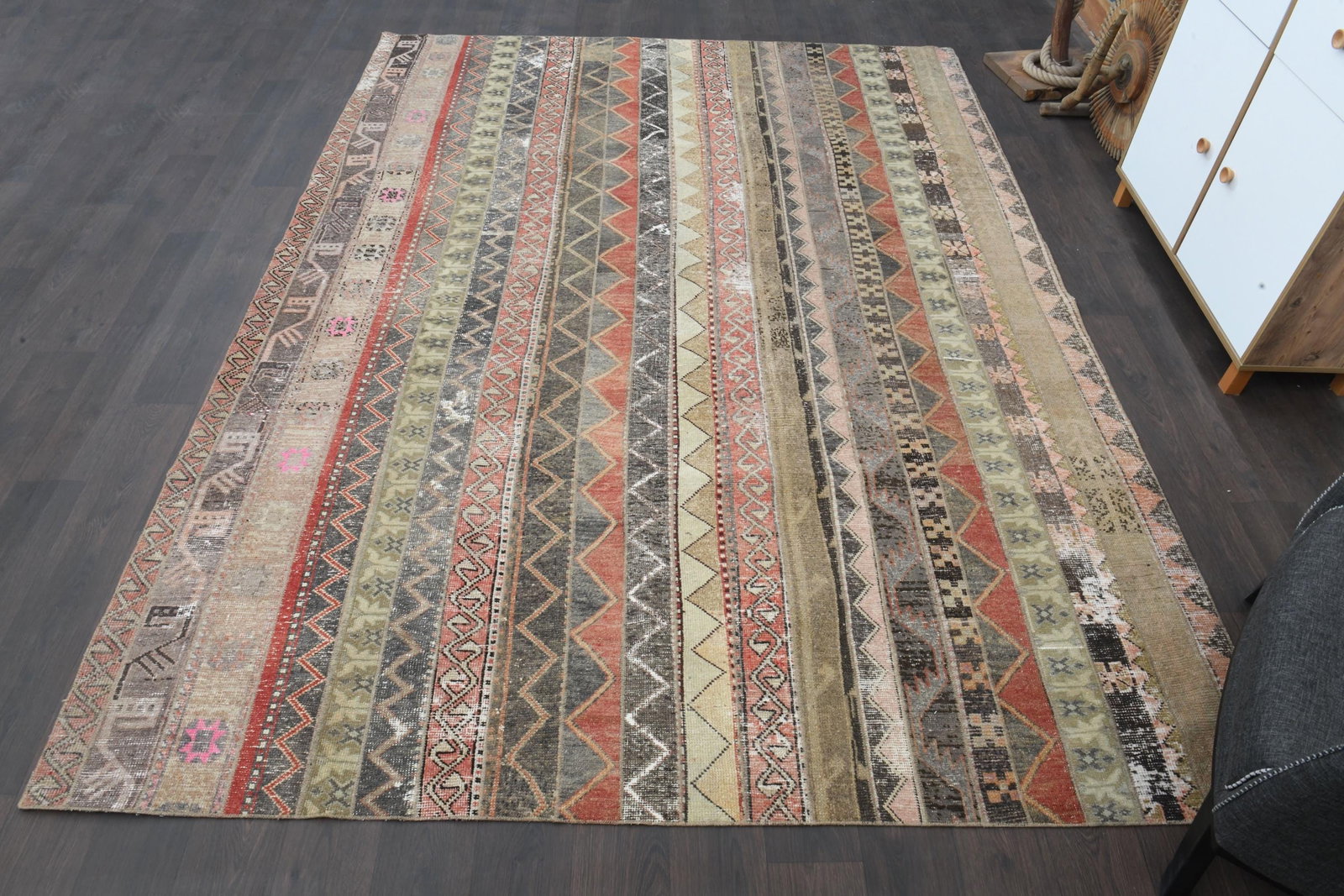 7'7x10'4 ft, PINK MINIMALIST RUG - 7