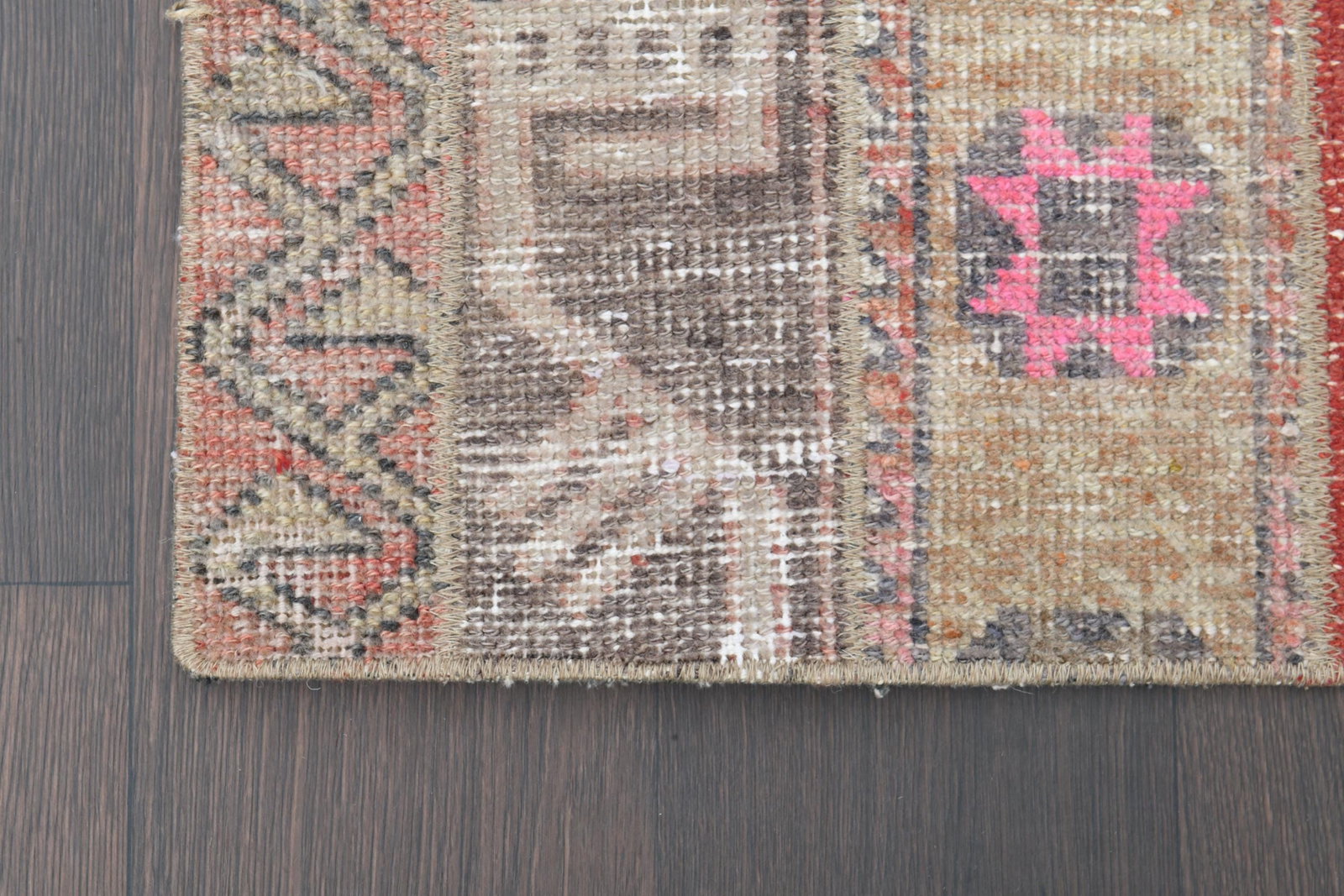 7'7x10'4 ft, PINK MINIMALIST RUG - 8