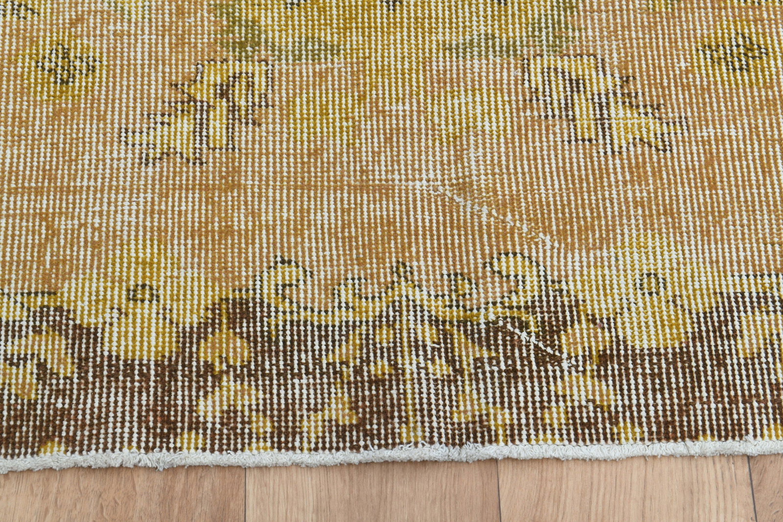 5'9x8'8 ft, YELLOW AREA RUG - 3