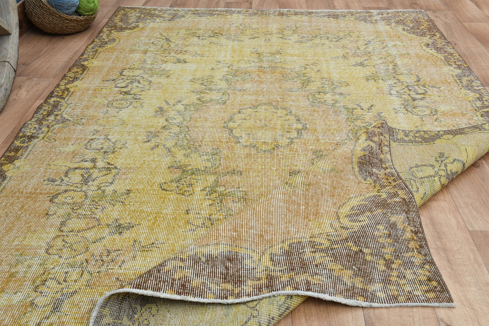 5'9x8'8 ft, YELLOW AREA RUG - 8