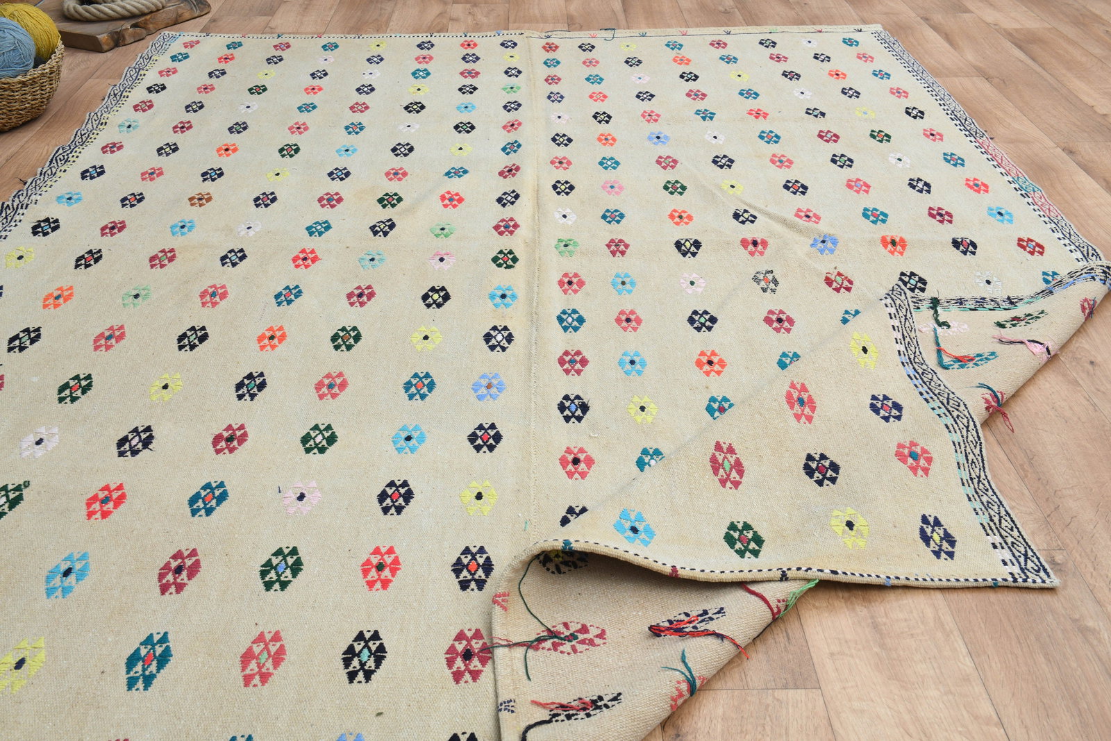 6'4x8'5 ft, FLOWERS TURKISH KILIM - 2