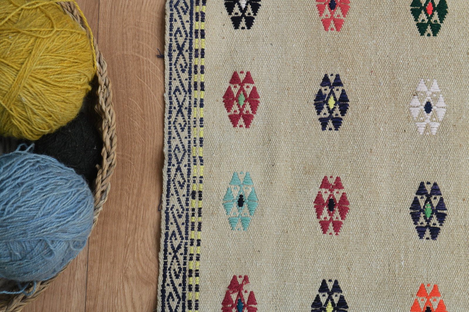 6'4x8'5 ft, FLOWERS TURKISH KILIM - 3