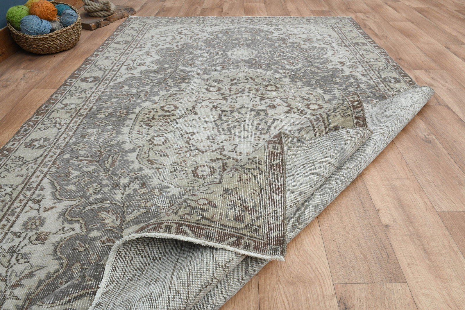 5'5x8'9 ft, BROWN BEIGE RUG: Title: 5'5x8'9 ft, BROWN BEIGE RUG Description: This Turkish one-of-a-kind Vintage Turkish Rug is hand-knotted and handwoven by the most skilled artisans who use pure wool, in muted, natural tones, an