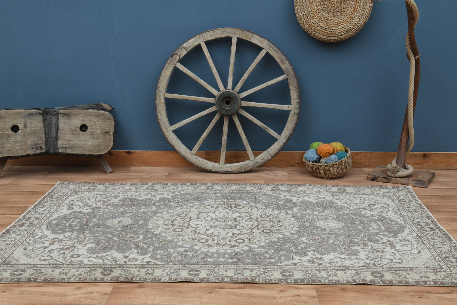 5'5x8'9 ft, BROWN BEIGE RUG - 2
