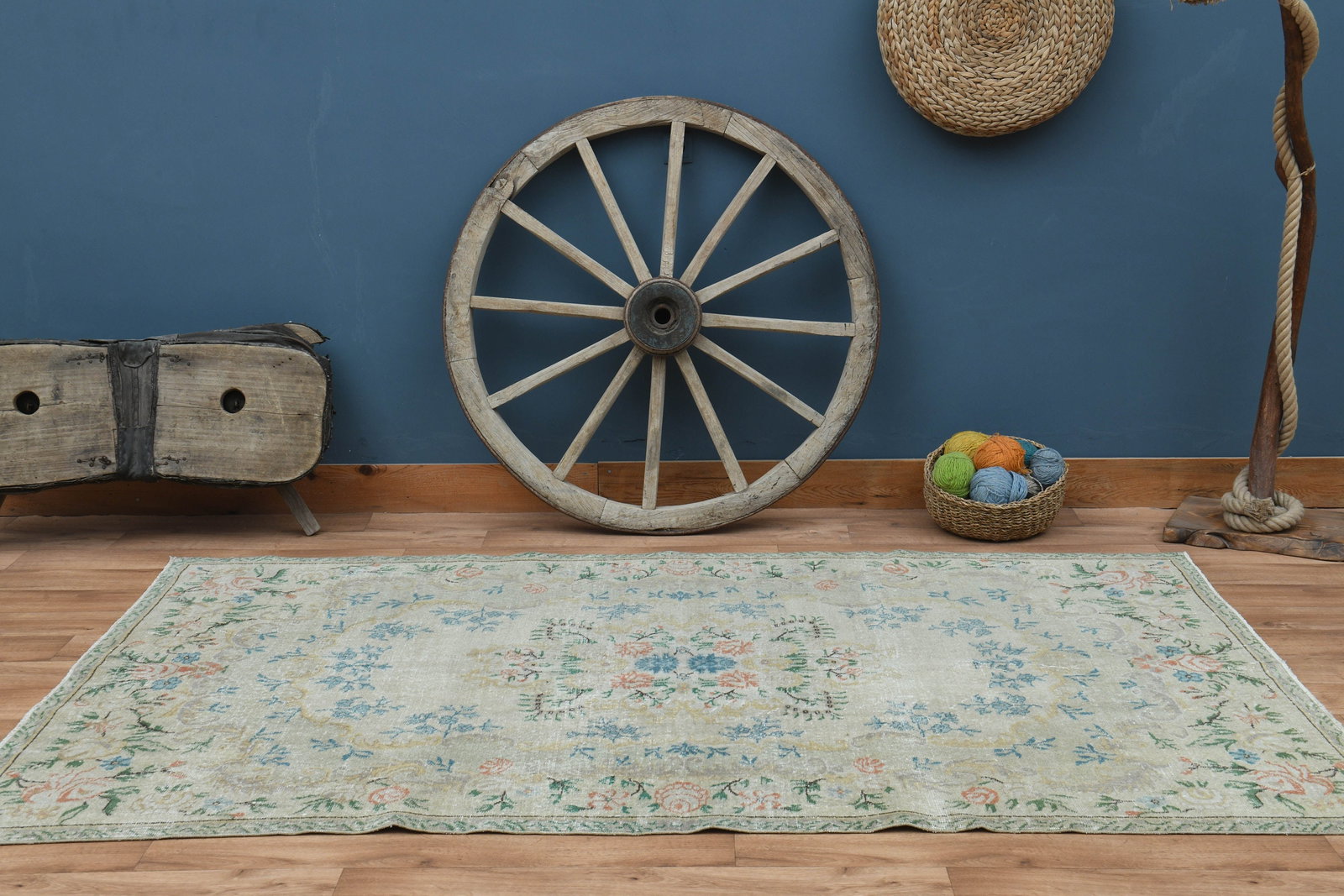 5'3x8'6 ft, BEIGE FLORAL RUG: Title: 5'3x8'6 ft, BEIGE FLORAL RUG Description: This Turkish one-of-a-kind Vintage Turkish Rug is hand-knotted and handwoven by the most skilled artisans who use pure wool, in muted, natural tones, a