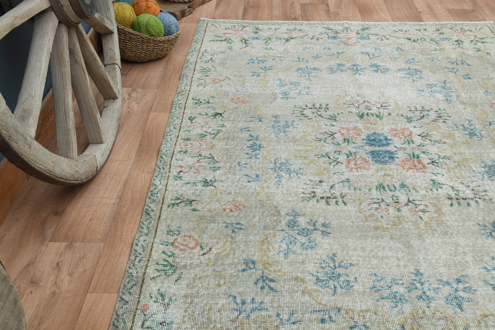 5'3x8'6 ft, BEIGE FLORAL RUG - 3